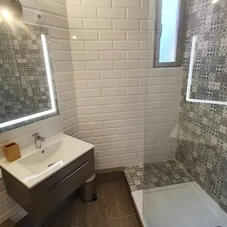 3 Chambres - Proche Periph Et 5mn Metro 아파트